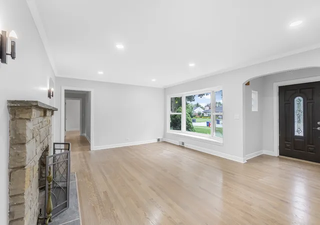 Photo 3 of Single family home for sale at 155 Cornell Ave, Des Plaines, IL 60016 | MLS# 12691534 | Listing updated on 2026-09-01