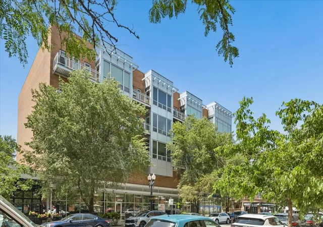 Homes for sale in Chicago, IL | 3920 N Sheridan Rd #505, Chicago, IL 60613 | MLS# 12691558