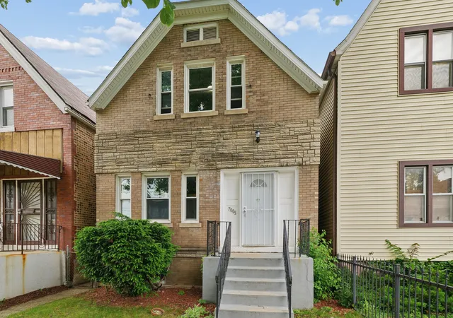 Homes for sale in Chicago, IL | 7005 S Eberhart Ave, Chicago, IL 60637 | MLS# 12691593