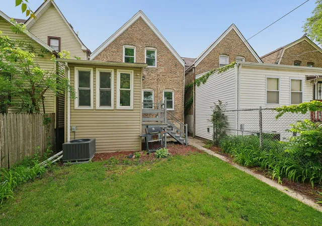 Homes for sale in Chicago, IL | 7005 S Eberhart Ave, Chicago, IL 60637 | MLS# 12691593
