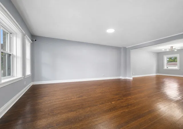 Homes for sale in Chicago, IL | 7005 S Eberhart Ave, Chicago, IL 60637 | MLS# 12691593