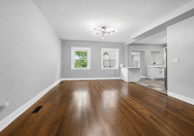 Homes for sale in Chicago, IL | 7005 S Eberhart Ave, Chicago, IL 60637 | MLS# 12691593