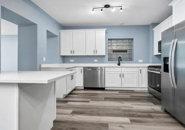 Homes for sale in Chicago, IL | 7005 S Eberhart Ave, Chicago, IL 60637 | MLS# 12691593
