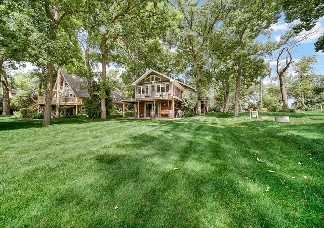 Photo 3 of Single family home for sale at 42034 N East Rd, Antioch, IL 60002 | MLS# 12691610 | Listing updated on 2026-08-13