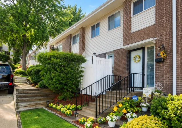 1st image of 885 White Oak Ln, University Park, IL 60484 | MLS# 12691611