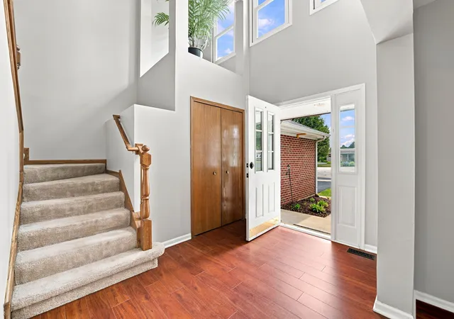 Photo 3 of Single family home for sale at 10 Timber Ml Ct, Bolingbrook, IL 60490 | MLS# 12691615 | Listing updated on 2026-09-03