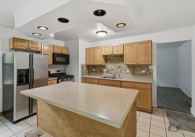 Homes for sale in South Holland, IL | 16112 University Ave, South Holland, IL 60473 | MLS# 12691618