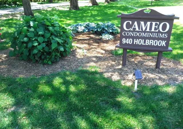 2nd image of 940 Holbrook Rd #1A, Homewood, IL 60430 | MLS# 12691626