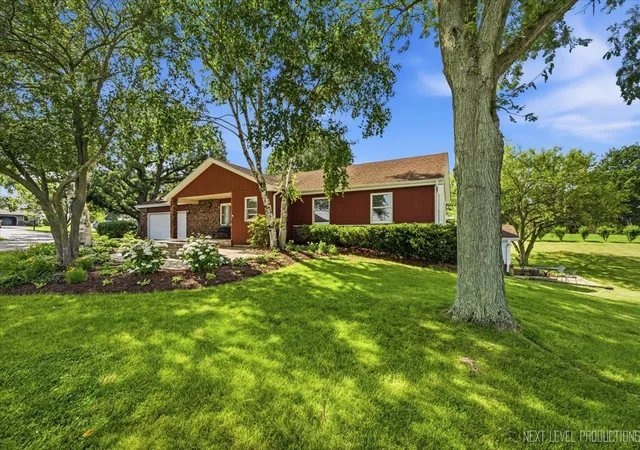 Homes for sale in Hampshire, IL | 17n228 Oak Grove Dr, Hampshire, IL 60140 | MLS# 12691645