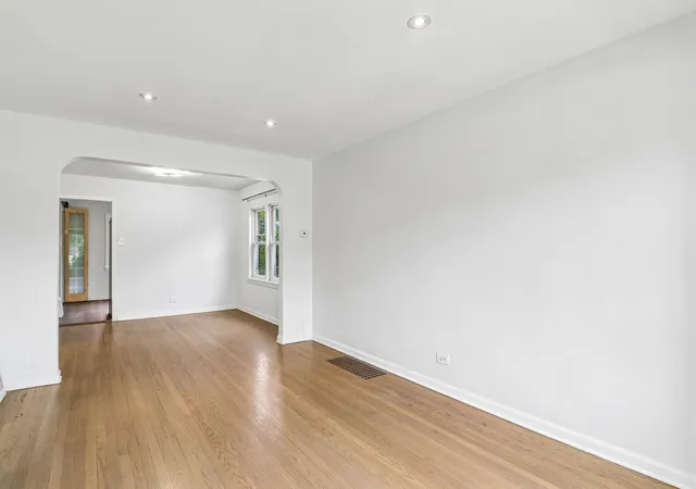 39th image of 1107 W 101st St, Chicago, IL 60643 | MLS# 12691663