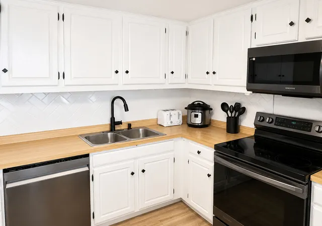 5th image of 2005 S Finley Rd #612, Lombard, IL 60148 | MLS# 12691672