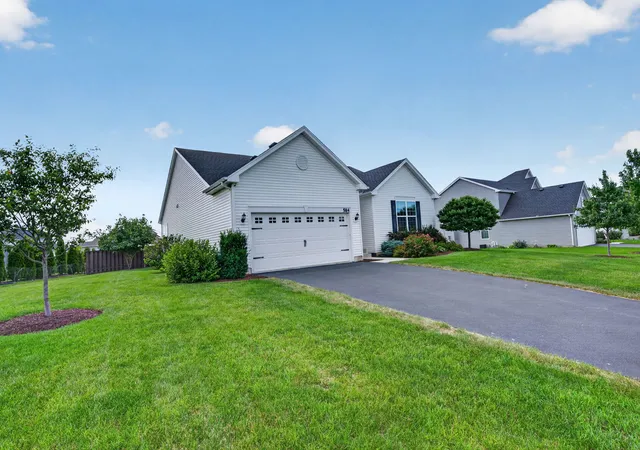 4th image of 560 Manchester Ln, Yorkville, IL 60560 | MLS# 12691678