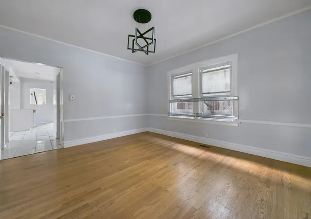 Homes for sale in Chicago, IL | 7826 S Paxton Ave, Chicago, IL 60649 | MLS# 12691682