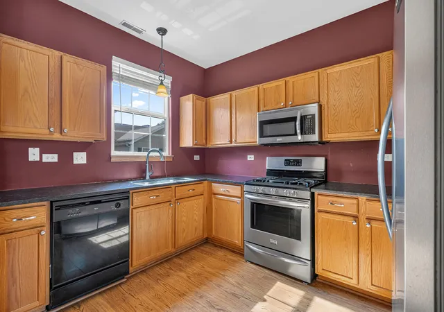 2nd image of 2325 Graystone Dr, Joliet, IL 60431 | MLS# 12691698