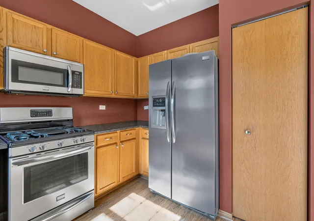 3rd image of 2325 Graystone Dr, Joliet, IL 60431 | MLS# 12691698