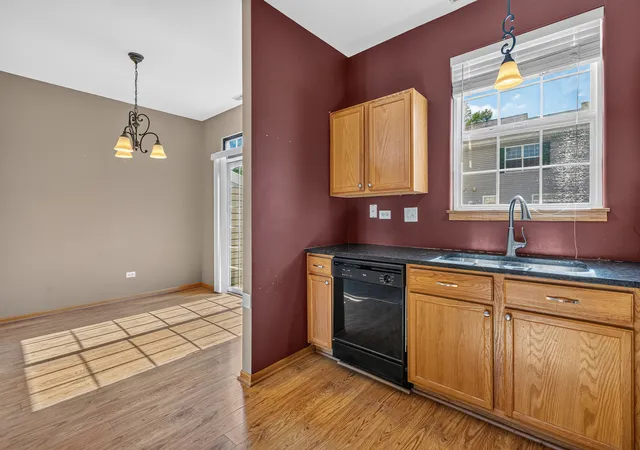4th image of 2325 Graystone Dr, Joliet, IL 60431 | MLS# 12691698