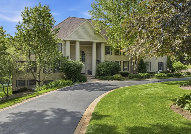2nd image of 4113 Carlisle Dr, Crystal Lake, IL 60012 | MLS# 12691717