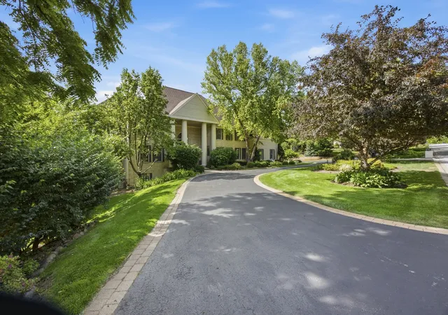 Photo 2 of Single family home for sale at 4113 Carlisle Dr, Crystal Lake, IL 60012 | MLS# 12691717 | Listing updated on 2026-07-05