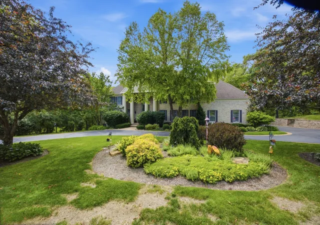 Photo 3 of Single family home for sale at 4113 Carlisle Dr, Crystal Lake, IL 60012 | MLS# 12691717 | Listing updated on 2026-07-05
