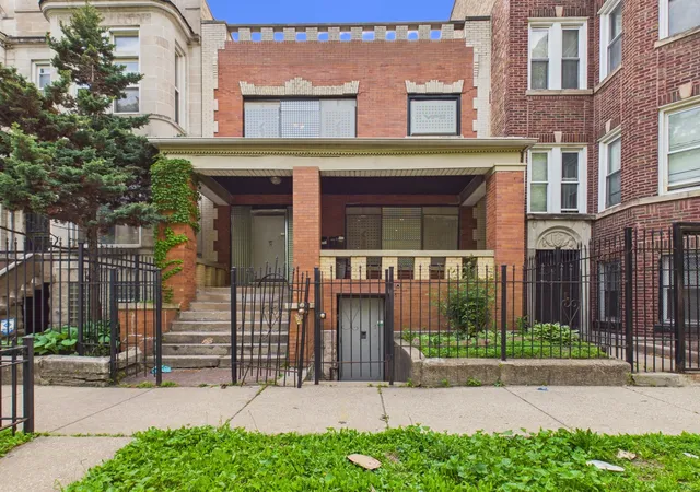 Homes for sale in Chicago, IL | 6020 S Vernon Ave, Chicago, IL 60637 | MLS# 12691723