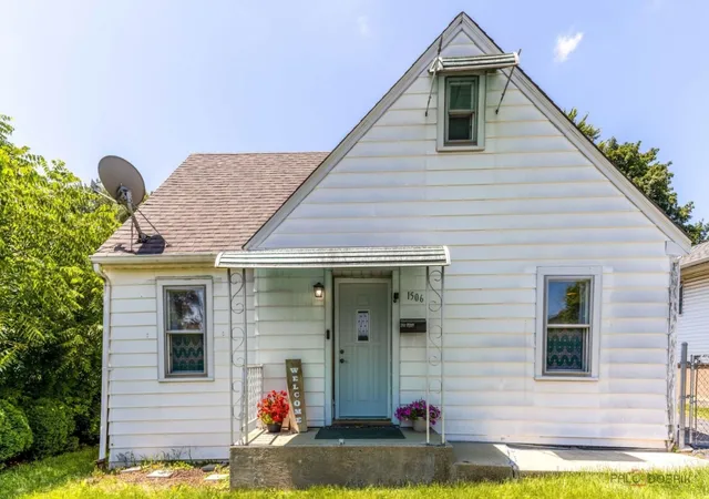 Homes for sale in Round Lake Beach, IL | 1506 N East End Ave, Round Lake Beach, IL 60073 | MLS# 12691733
