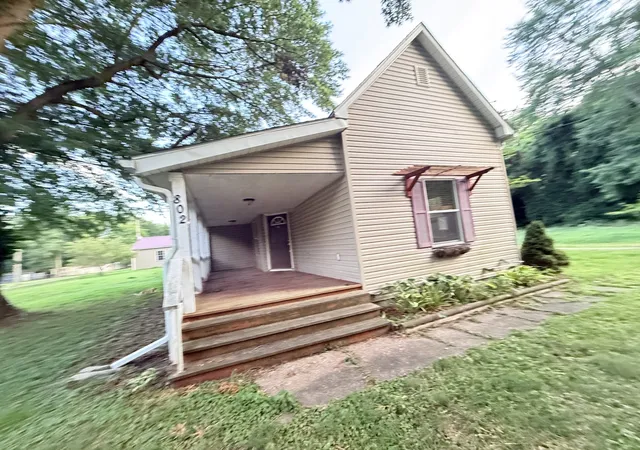 32nd image of 802 North Rd, West Frankfort, IL 62896 | MLS# 12691734