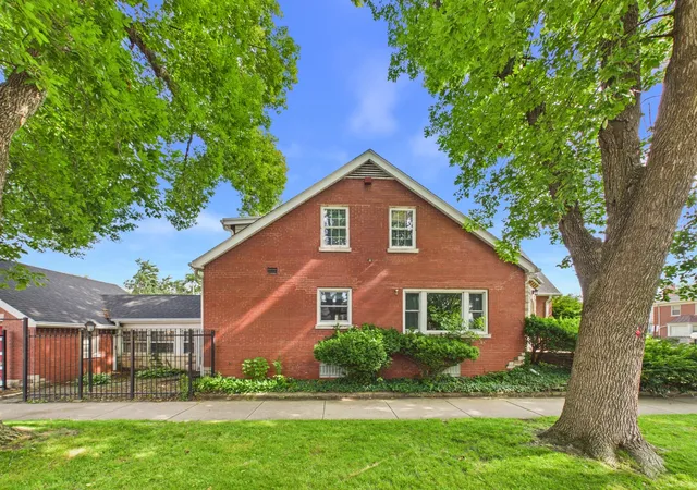 27th image of 8156 S Paxton Ave, Chicago, IL 60617 | MLS# 12691743