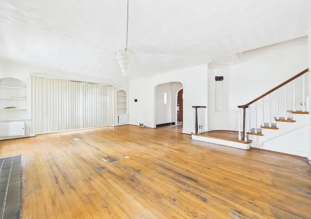4th image of 8156 S Paxton Ave, Chicago, IL 60617 | MLS# 12691743