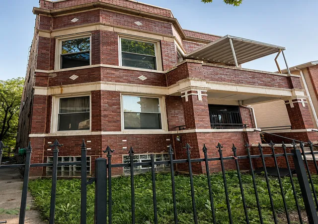 Homes for sale in Chicago, IL | 6938 S Peoria St, Chicago, IL 60621 | MLS# 12691770