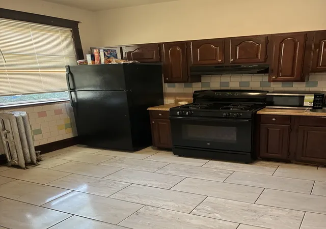 Homes for sale in Chicago, IL | 6938 S Peoria St, Chicago, IL 60621 | MLS# 12691770