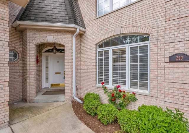 Homes for sale in Hinsdale, IL | 310 N County Line Rd, Hinsdale, IL 60521 | MLS# 12691812
