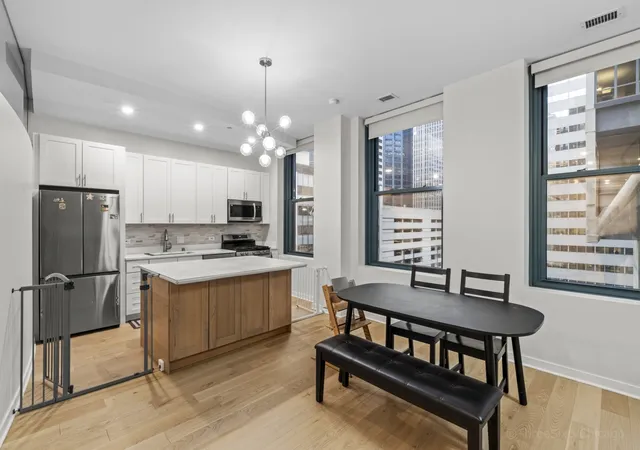 Homes for sale in Chicago, IL | 208 W Washington St #912, Chicago, IL 60606 | MLS# 12691815