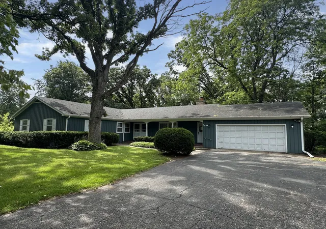 Homes for sale in Crystal Lake, IL | 7409 Chesterfield Rd, Crystal Lake, IL 60012 | MLS# 12691834