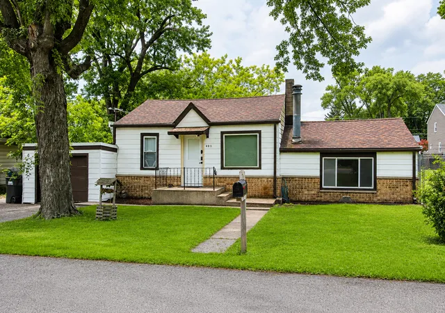Homes for sale in Lakemoor, IL | 403 Maplewood Dr, Lakemoor, IL 60051 | MLS# 12691835