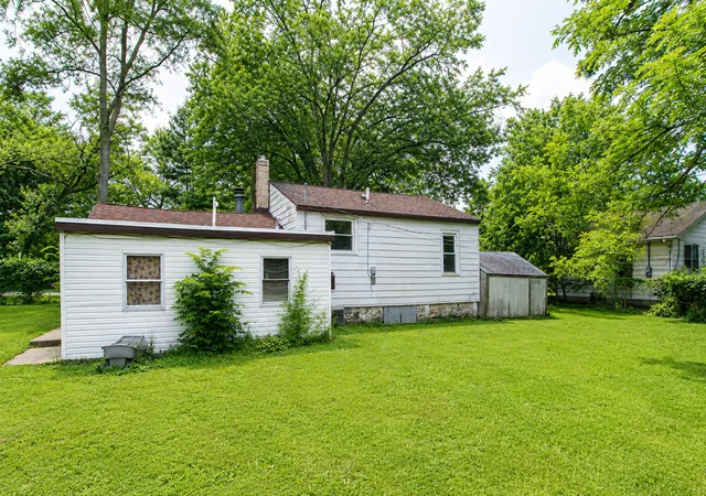 Homes for sale in Lakemoor, IL | 403 Maplewood Dr, Lakemoor, IL 60051 | MLS# 12691835