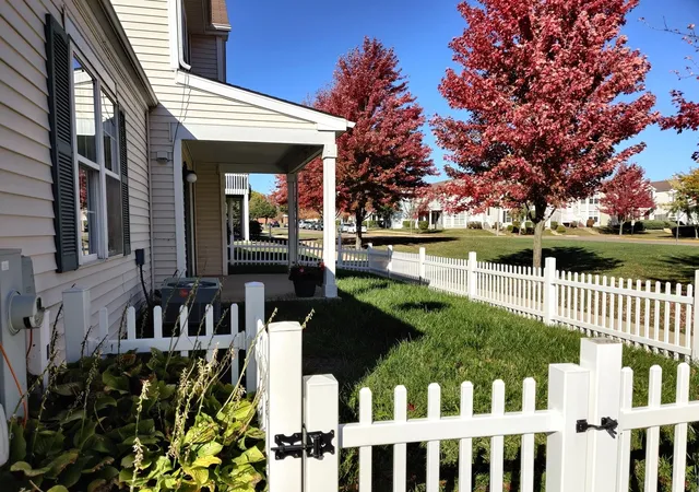 2nd image of 889 Symphony Dr, Aurora, IL 60504 | MLS# 12691841