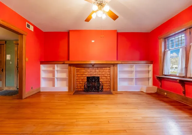 Homes for sale in Oak Park, IL | 116 S East Ave #1E, Oak Park, IL 60302 | MLS# 12691862