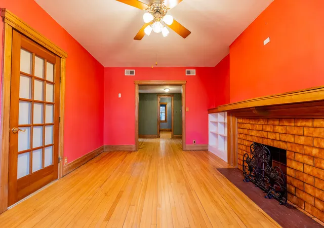 Homes for sale in Oak Park, IL | 116 S E Ave, Oak Park, IL 60302