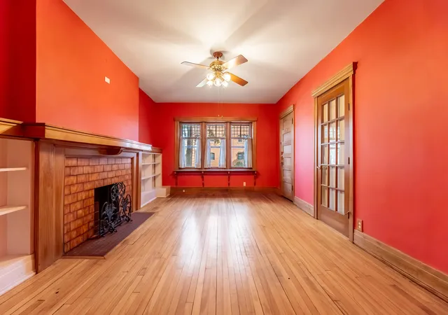 Homes for sale in Oak Park, IL | 116 S E Ave, Oak Park, IL 60302