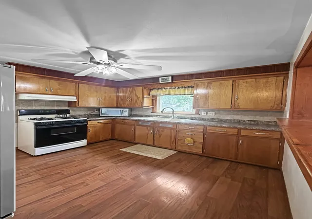 Homes for sale in Freeport, IL | 720 W American St, Freeport, IL 61032 | MLS# 12691874