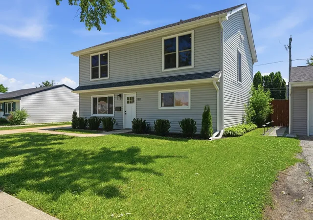 1st image of 163 W Manchester Dr, Wheeling, IL 60090 | MLS# 12691885