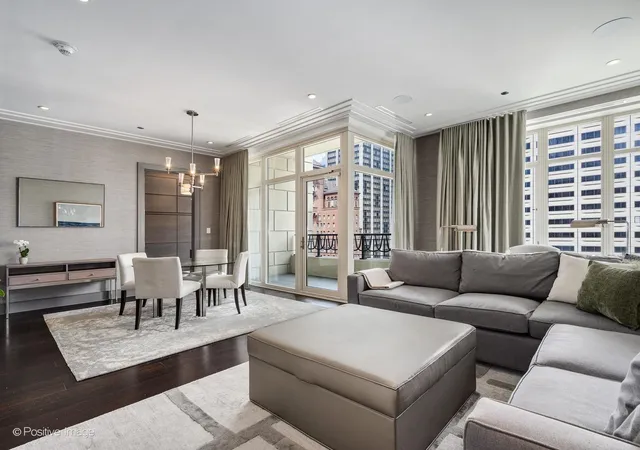 2nd image of 118 E Erie St #21B, Chicago, IL 60611 | MLS# 12691894