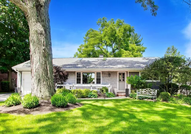1st image of 1884 Penfold Pl, Northbrook, IL 60062 | MLS# 12691907