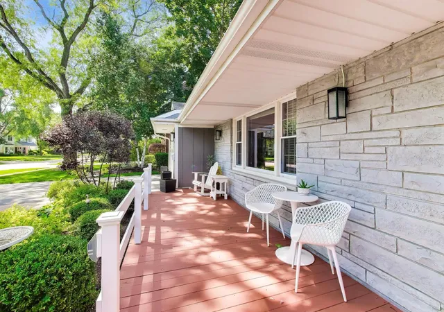 2nd image of 1884 Penfold Pl, Northbrook, IL 60062 | MLS# 12691907