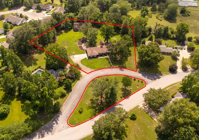 Homes for sale in Carbondale, IL | 604 N Beadle Dr, Carbondale, IL 62901 | MLS# 12691929