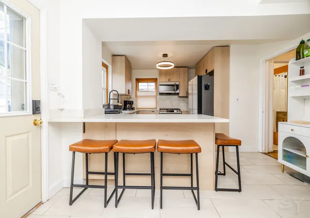 5th image of 7535 Kenton Ave, Skokie, IL 60076 | MLS# 12691947