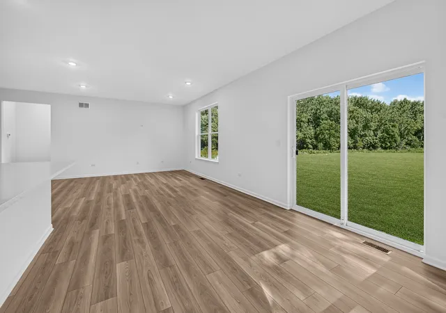 Photo 3 of Single family home for sale at 2030 Kenilworth Pl, Aurora, IL 60506 | MLS# 12691957 | Listing updated on 2026-10-27