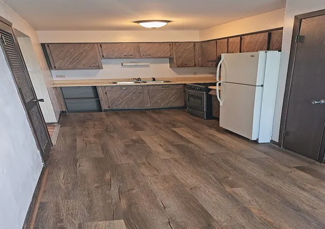 2nd image of 1881 Michigan City Rd #3E, Calumet City, IL 60409 | MLS# 12691962