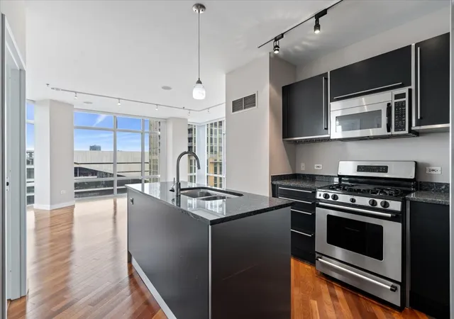 Homes for sale in Chicago, IL | 510 W Erie St #805, Chicago, IL 60654 | MLS# 12691964