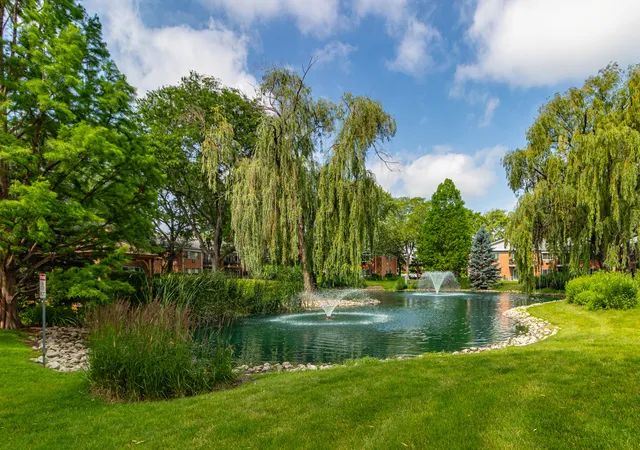 Homes for sale in Arlington Heights, IL | 711 E Falcon Drive, Arlington Heights, IL 60005 | Houzeo
